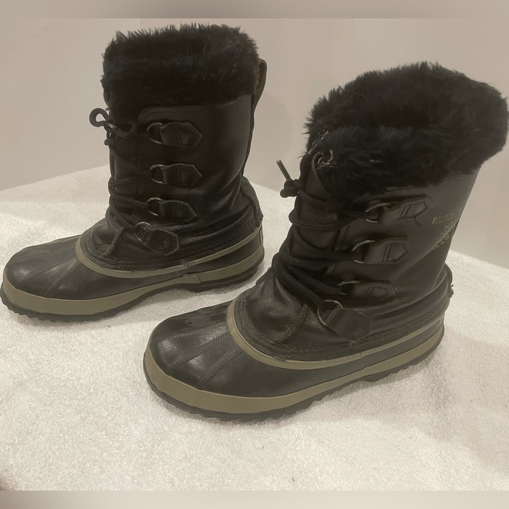 Woman’s Sorel waterproof snow boots. Manitou hand crafted Sorel. Made in Canada